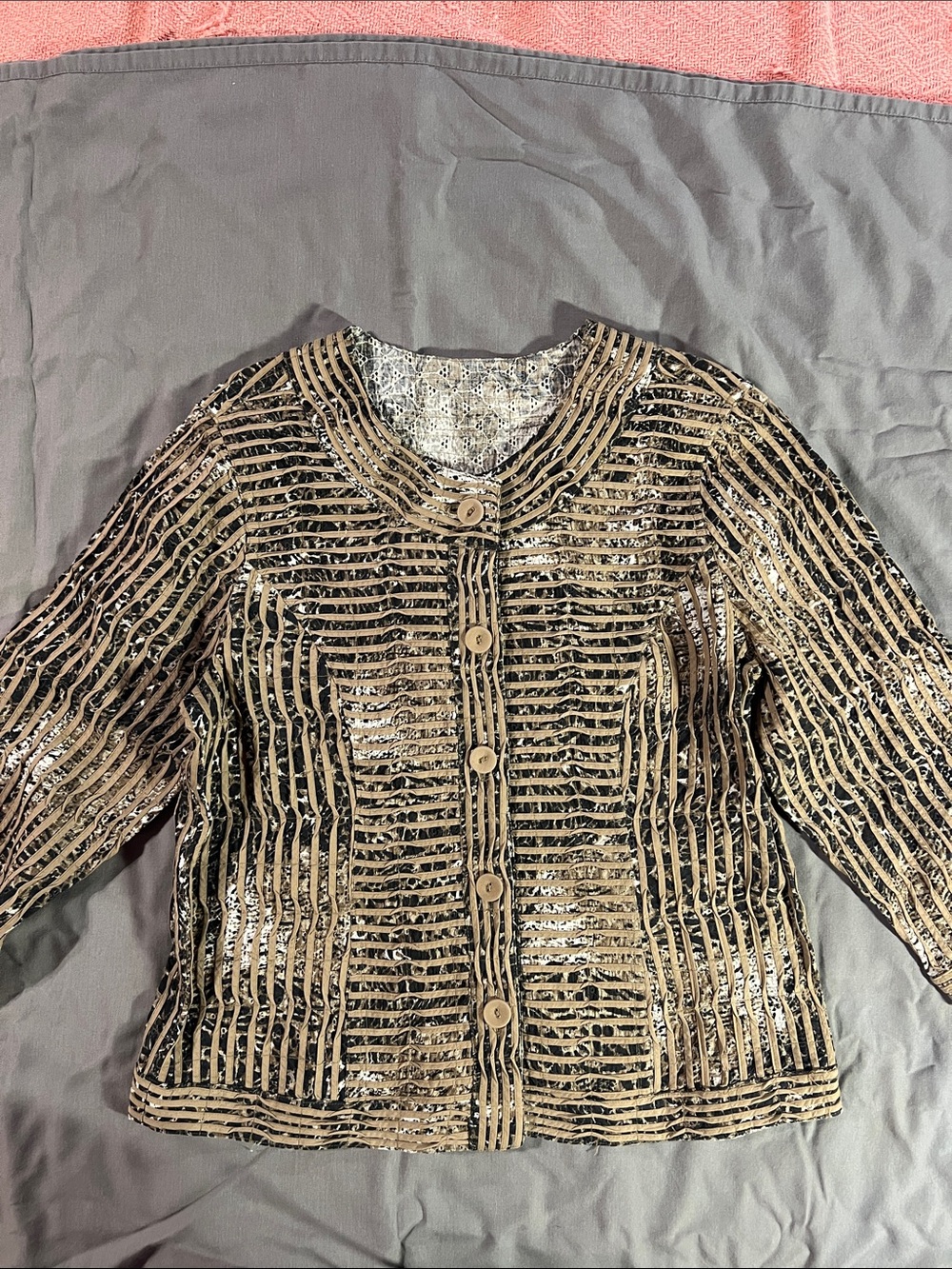 Animal print REVERSIBLE Button-Front Jacket in Black and TAN.